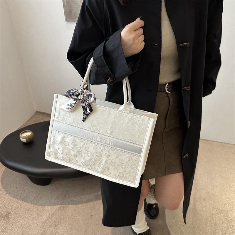 Embroidered Tote Bag for Women – Spacious Luxury Handheld Work & Daily Use Bag