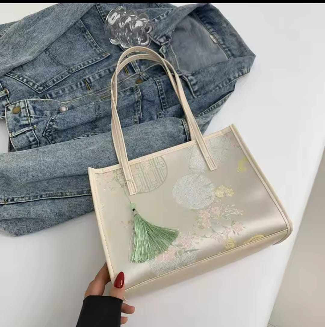 Korean Style Canvas Handbag – Oil Painting Graffiti Tote with Silk Scarf