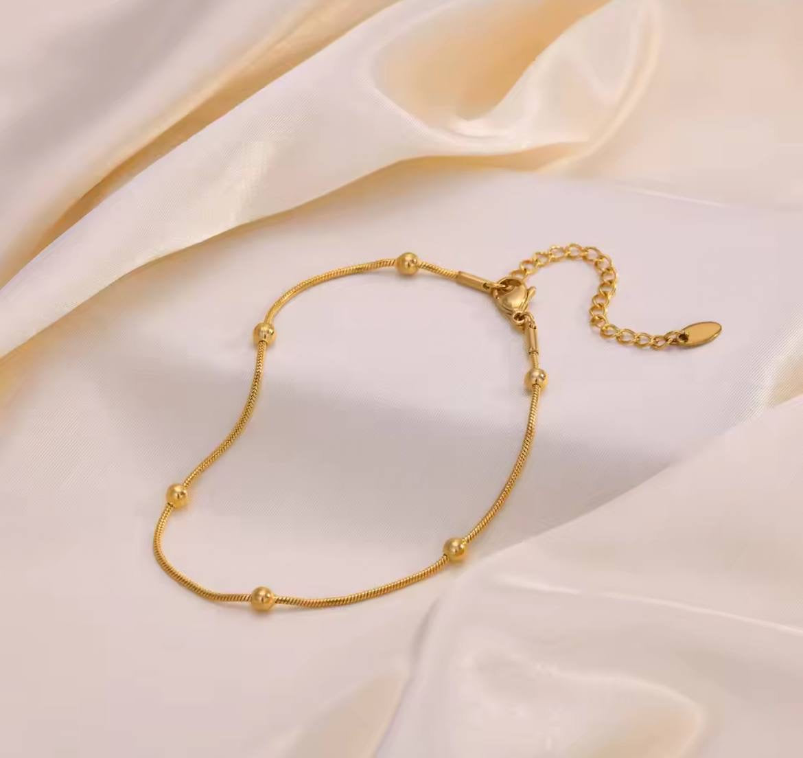Minimalist Gold Satellite Chain Payel