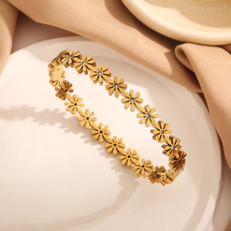 Elegant Golden Daisy Floral Bracelet 22K Gold Plated