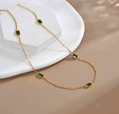 Dainty Green Stone Station Necklace(colour guarantee)