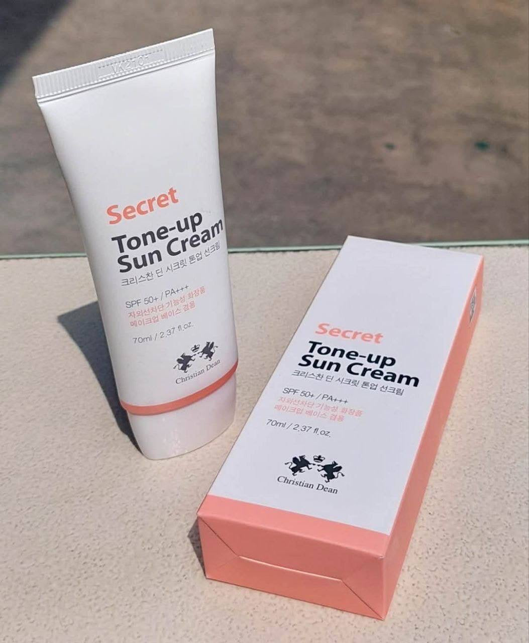 Christian Dean Secret Tone-Up Sun Cream with SPF50+ - 70ml 

Made in  [Korean]


Key Features:
Contains 2% calamine for a pink tone-up effect.
Corrects dull, yellowish, or pale skin.
Offers SPF50+ PA+++ for sun protection.
Can be