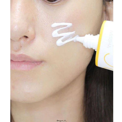 Missha All Around Safe Block Cotton Sun SPF+ PA++++


Broad-spectrum UVA/UVB protection.
Contains cotton extract to soothe and hydrate the skin.
Lightweight, non-greasy formula.
Controls oil and sweat with a matte finish.
Suitable for sensitiv