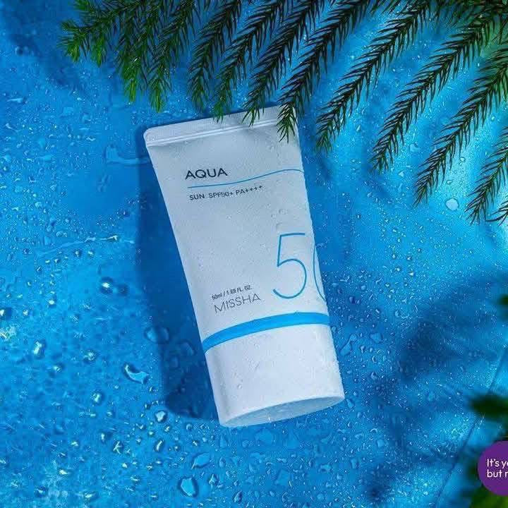 Missha – All Around Safe Block Aqua Sun Gel Spf50+/Pa++++ – 50ml


It is a water-based, lightweight sunscreen.
It provides broad-spectrum protection against UVA and UVB rays.
It has a fresh, moisturizing texture and absorbs quickly into the sk
