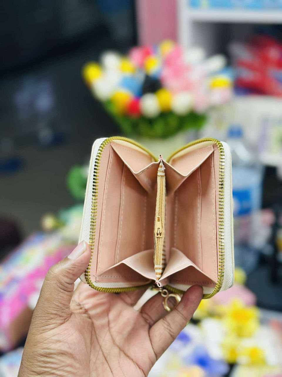 Sanrio Hello Kitty – Cute Kawaii Coin Purse & Mini Wallet