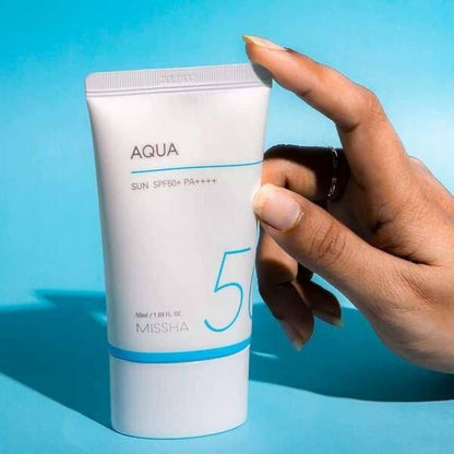 Missha – All Around Safe Block Aqua Sun Gel Spf50+/Pa++++ – 50ml


It is a water-based, lightweight sunscreen.
It provides broad-spectrum protection against UVA and UVB rays.
It has a fresh, moisturizing texture and absorbs quickly into the sk