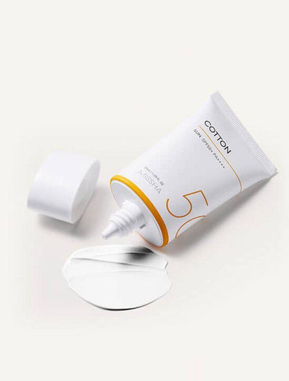 Missha All Around Safe Block Cotton Sun SPF+ PA++++


Broad-spectrum UVA/UVB protection.
Contains cotton extract to soothe and hydrate the skin.
Lightweight, non-greasy formula.
Controls oil and sweat with a matte finish.
Suitable for sensitiv