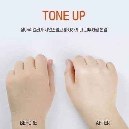 Christian Dean Secret Tone-Up Sun Cream with SPF50+ - 70ml 

Made in  [Korean]


Key Features:
Contains 2% calamine for a pink tone-up effect.
Corrects dull, yellowish, or pale skin.
Offers SPF50+ PA+++ for sun protection.
Can be
