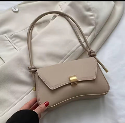 Versatile & Stylish Women’s Handbag with Metal Buckle