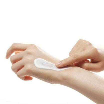 Missha – All Around Safe Block Aqua Sun Gel Spf50+/Pa++++ – 50ml


It is a water-based, lightweight sunscreen.
It provides broad-spectrum protection against UVA and UVB rays.
It has a fresh, moisturizing texture and absorbs quickly into the sk