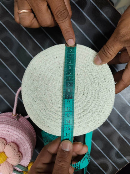   
Casual handmade woven straw Bag