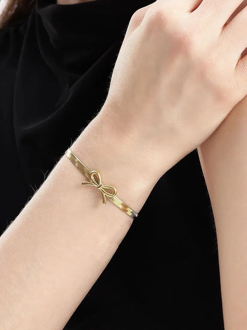 18kt Gold Plated Bow Charm Adjustable Snake chain Bracelet