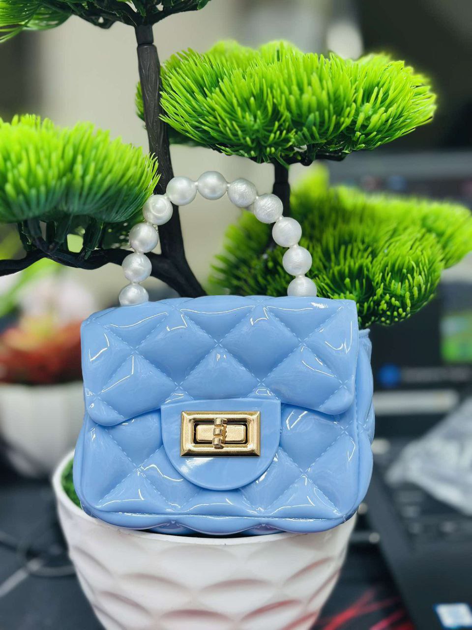 Bagbin Designer sling bag and Handbags baby girls | Purse Small Pearl Handbags Kids Jelly Purse Bag With Chains 
Jelly bag