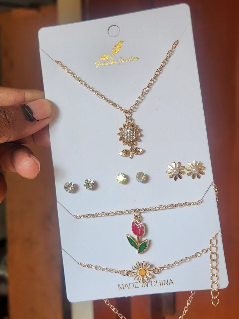 Pendent set