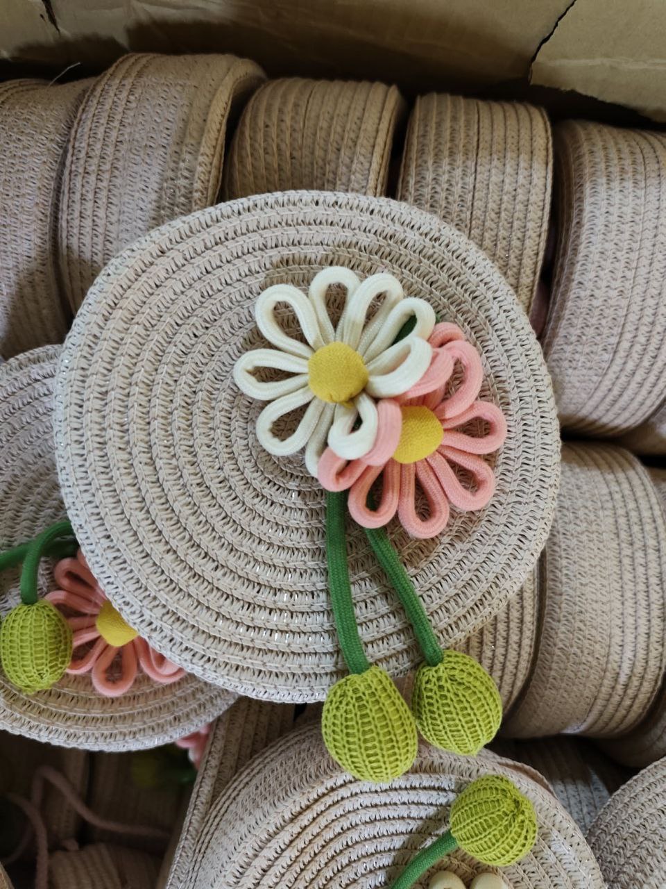   
Casual handmade woven straw Bag