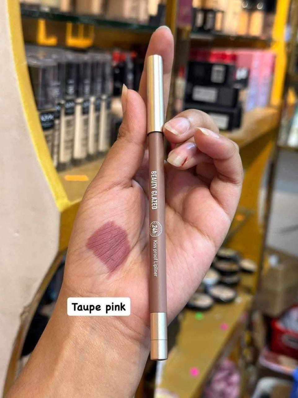 Beauty glazed lip liner 💋

1 to 18 All shade available in Stcok 

Texture টা এত ভালো। Smoothie finish দিবে।রিসেনেবল বাজেটে এর চাইতে ভাল মানের জেল লিপলাইনার  হয়ত কোথাও পাবেন না।