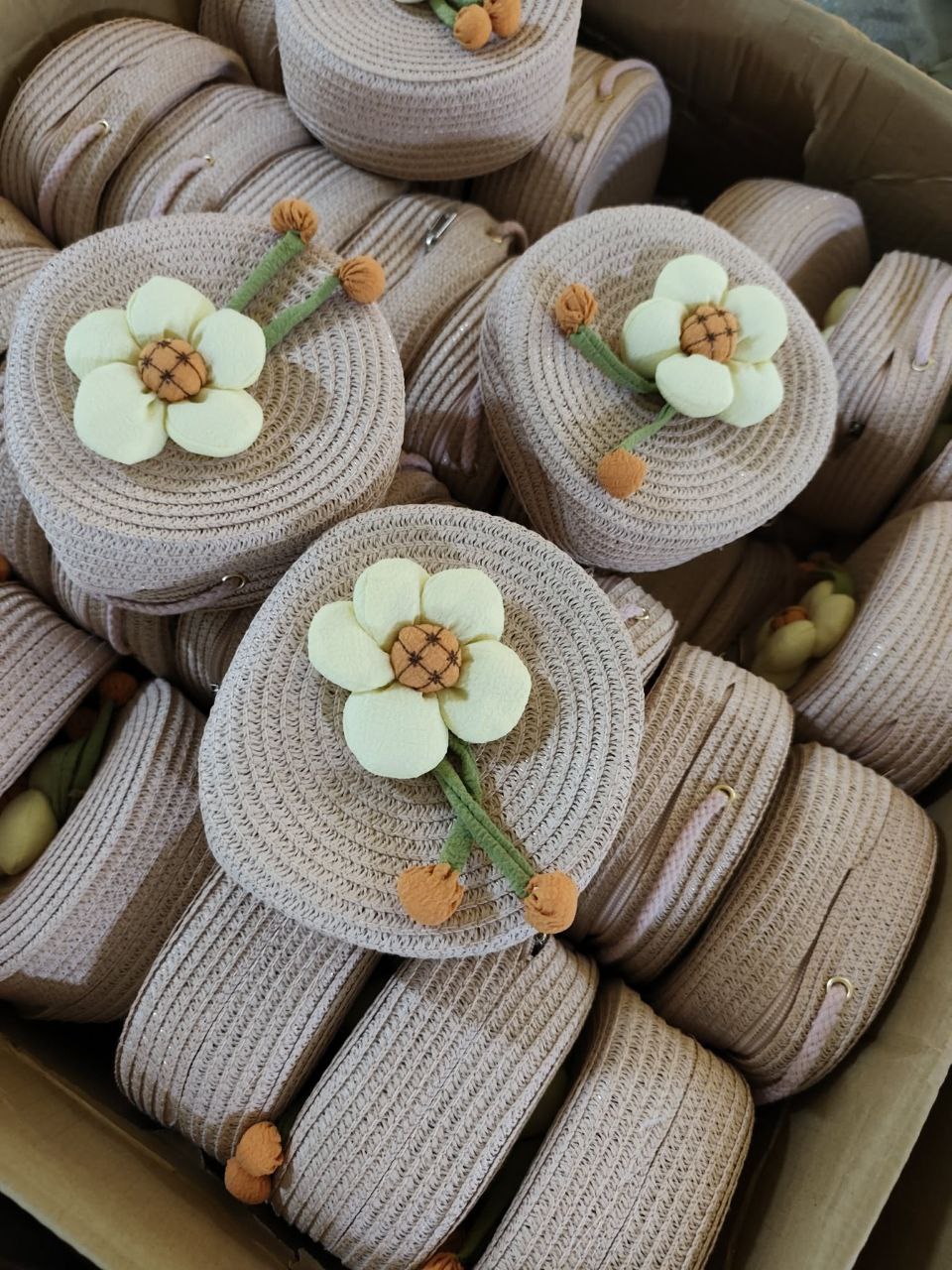   
Casual handmade woven straw Bag
