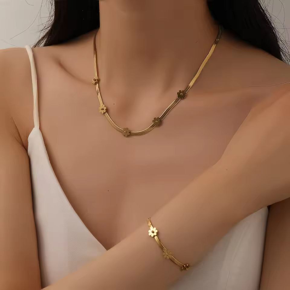 Premium Stainless Steel Daisy Flower Snake Chain Jewelry Set - Gold Edition