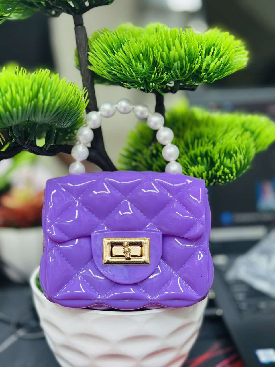 Bagbin Designer sling bag and Handbags baby girls | Purse Small Pearl Handbags Kids Jelly Purse Bag With Chains 
Jelly bag