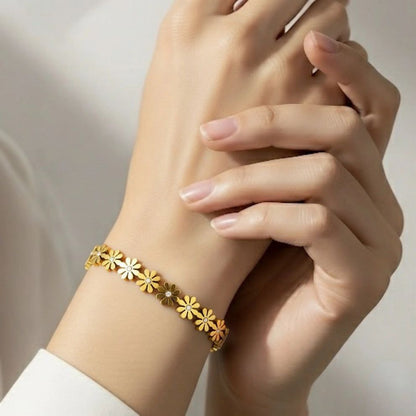 Elegant Golden Daisy Floral Bracelet 22K Gold Plated
