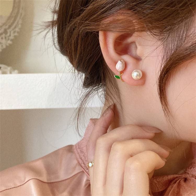 Elegant Korean Tulip & Pearl Asymmetric Stud Earrings