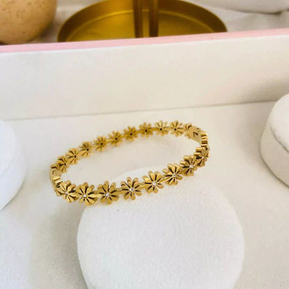 Elegant Golden Daisy Floral Bracelet 22K Gold Plated