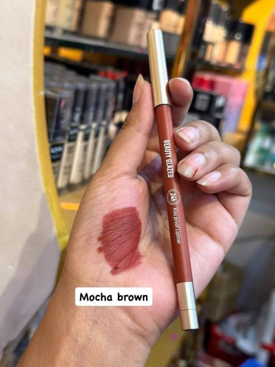 Beauty glazed lip liner 💋

1 to 18 All shade available in Stcok 

Texture টা এত ভালো। Smoothie finish দিবে।রিসেনেবল বাজেটে এর চাইতে ভাল মানের জেল লিপলাইনার  হয়ত কোথাও পাবেন না।