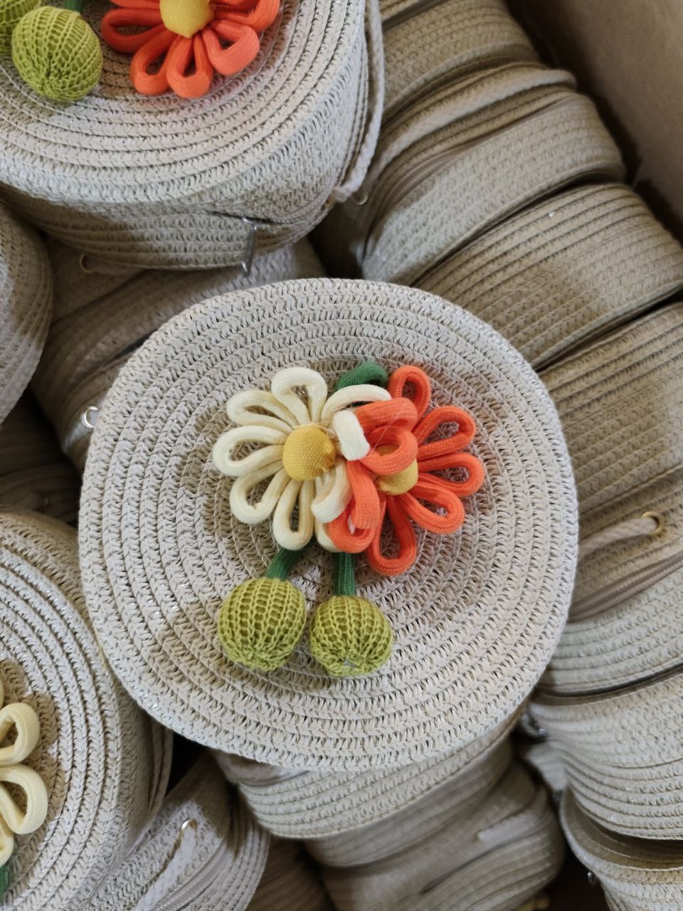   
Casual handmade woven straw Bag