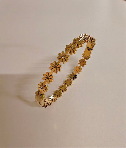 Elegant Golden Daisy Floral Bracelet 22K Gold Plated