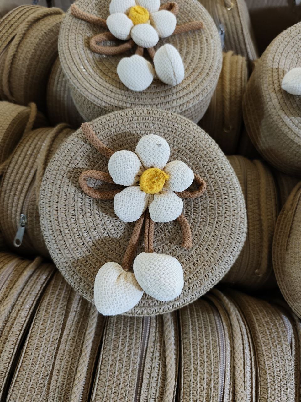  
Casual handmade woven straw Bag