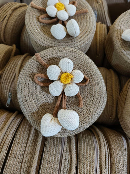   
Casual handmade woven straw Bag