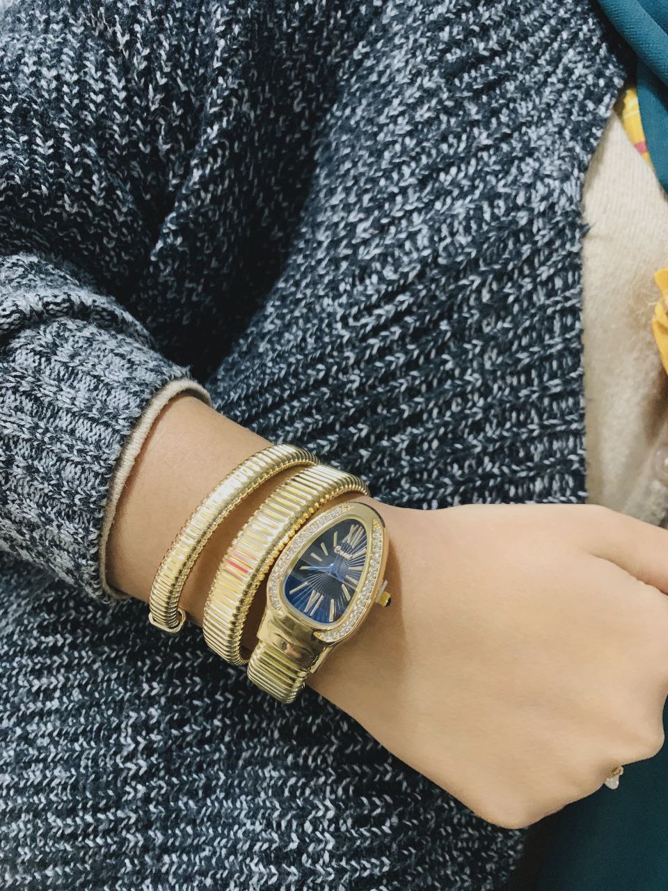 Snake Shaped Women39;s Watches Rhinestone Luxury Brand Ladies Snake Bracelet Watch Girl