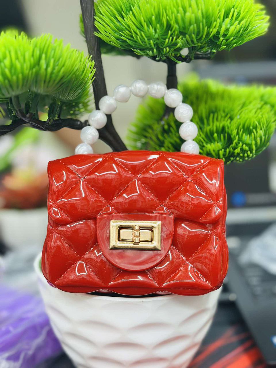 Bagbin Designer sling bag and Handbags baby girls | Purse Small Pearl Handbags Kids Jelly Purse Bag With Chains 
Jelly bag