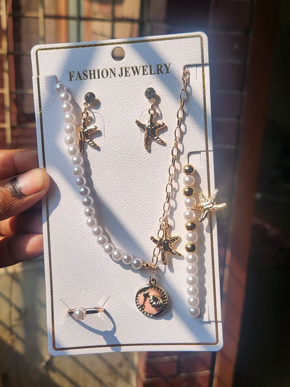 Pendent set