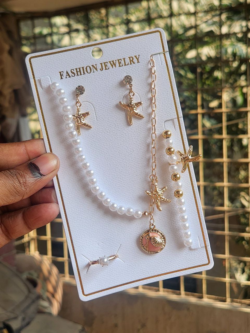 Pendent set