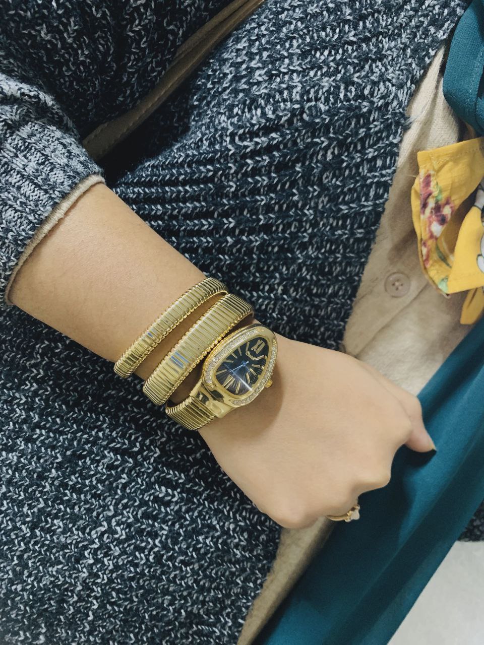 Snake Shaped Women39;s Watches Rhinestone Luxury Brand Ladies Snake Bracelet Watch Girl