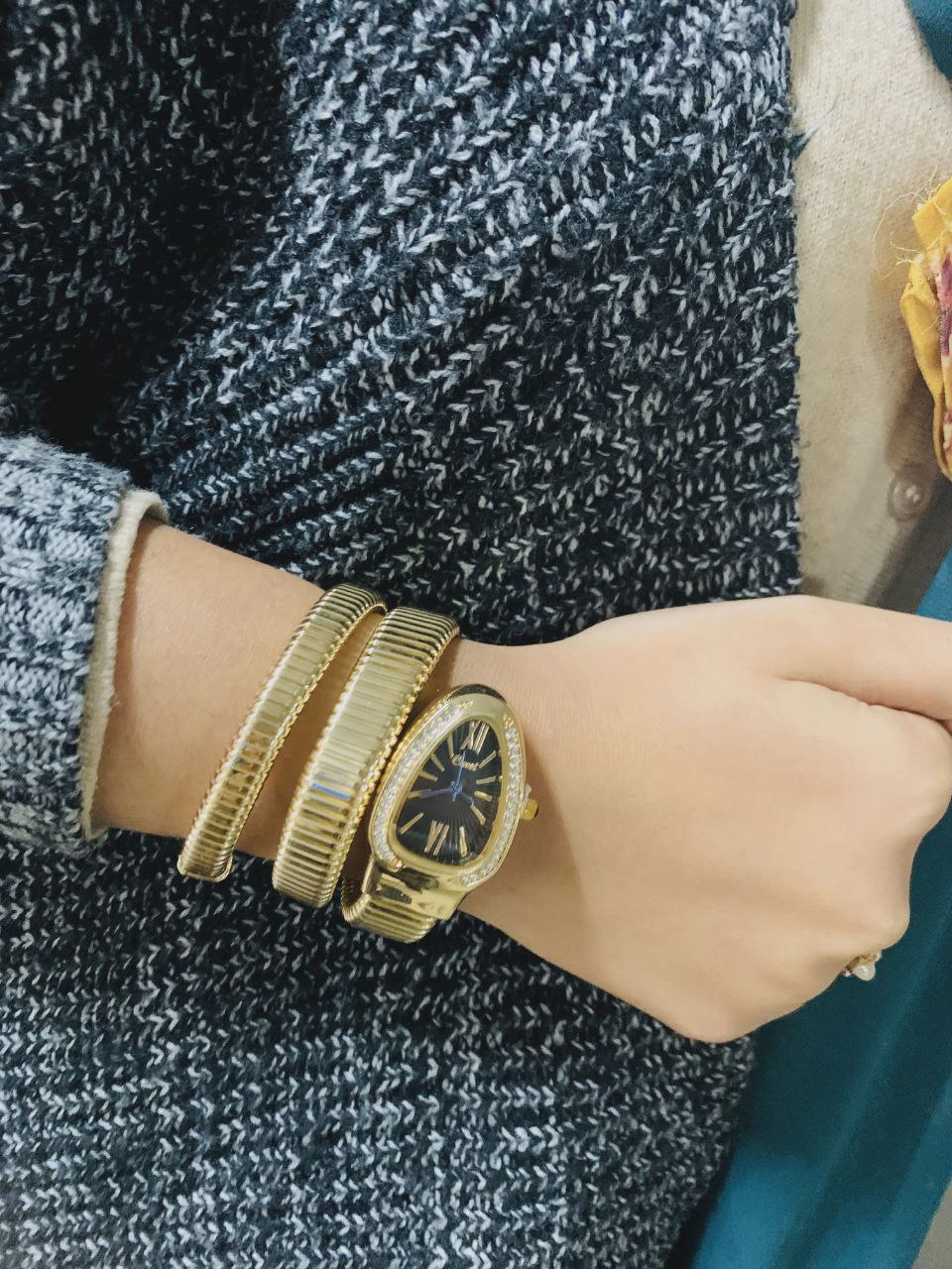 Snake Shaped Women39;s Watches Rhinestone Luxury Brand Ladies Snake Bracelet Watch Girl
