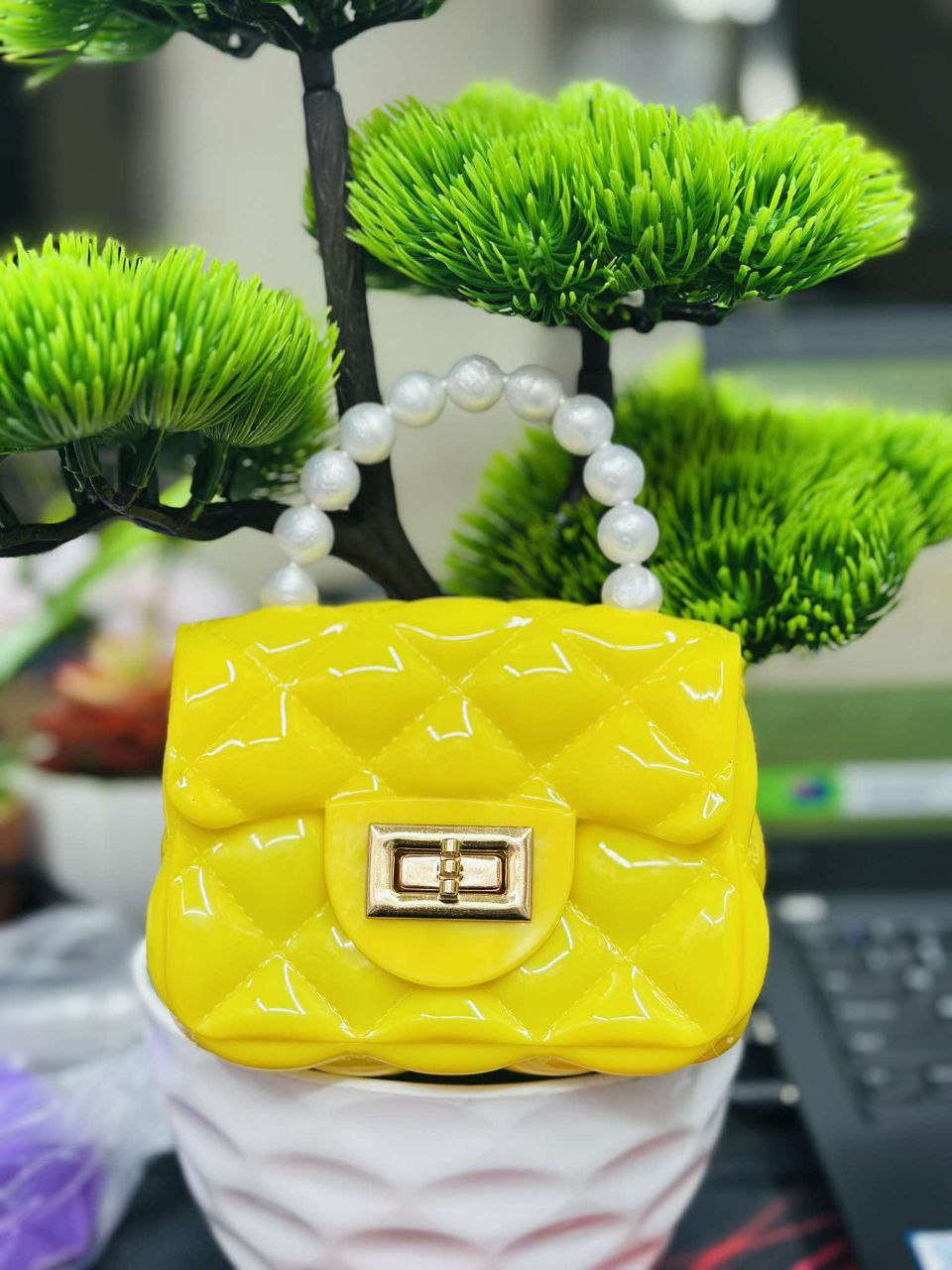 Bagbin Designer sling bag and Handbags baby girls | Purse Small Pearl Handbags Kids Jelly Purse Bag With Chains 
Jelly bag