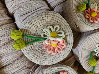   
Casual handmade woven straw Bag